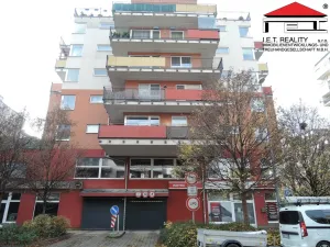 Pronájem garáže, Praha - Vysočany, Podkovářská, 18 m2
