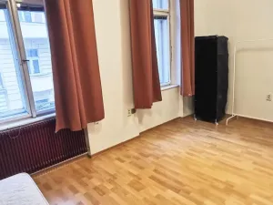 Pronájem bytu 1+kk, Praha - Vršovice, Charkovská, 25 m2