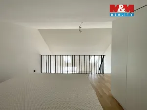 Pronájem bytu 1+kk, Praha - Vršovice, Krymská, 44 m2