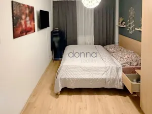 Pronájem bytu 3+kk, Praha, Bellušova, 89 m2