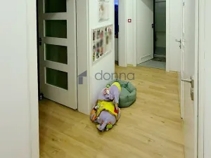 Pronájem bytu 3+kk, Praha, Bellušova, 89 m2
