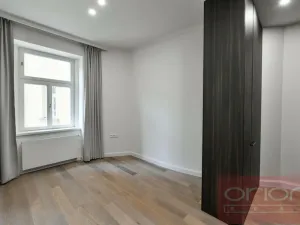 Pronájem bytu 4+kk, Praha - Vinohrady, náměstí Jiřího z Poděbrad, 107 m2