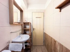 Pronájem bytu 2+kk, Praha - Libeň, Novákových, 41 m2