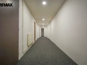 Pronájem obchodního prostoru, Hradec Králové, Československé armády, 213 m2