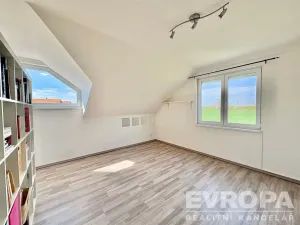 Prodej rodinného domu, Břežany II, 145 m2