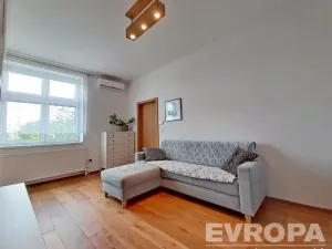 Pronájem bytu 2+kk, Olomouc, Jeremenkova, 54 m2