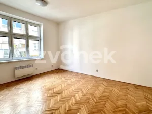 Pronájem kanceláře, Zlín, Soudní, 40 m2