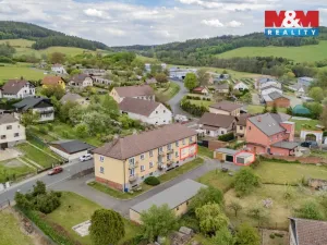 Prodej bytu 3+1, Strážov, 75 m2