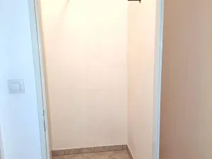 Pronájem bytu 2+kk, Praha - Vysočany, Pod Harfou, 56 m2