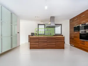 Prodej vily, Kounice, 636 m2