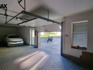 Pronájem garážového stání, Olomouc, Peškova, 12 m2