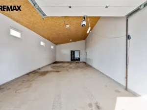 Prodej výrobních prostor, Buřenice, 2100 m2