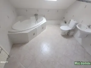 Pronájem bytu 4+kk, Praha - Horní Počernice, Náchodská, 103 m2