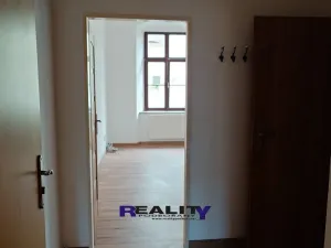 Pronájem bytu 1+kk, Žatec, třída Obránců míru, 40 m2