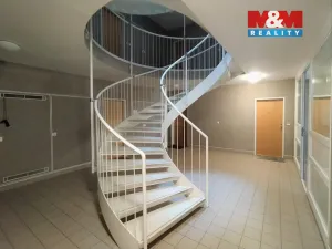 Pronájem bytu 2+kk, Praha, U kříže, 66 m2
