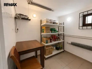 Pronájem restaurace, Praha, Formanská, 200 m2