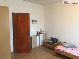 Pronájem bytu 2+kk, Praha - Kobylisy, Zenklova, 43 m2