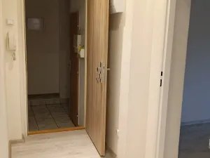 Pronájem bytu 2+kk, Praha - Modřany, U Modřanské školy, 51 m2