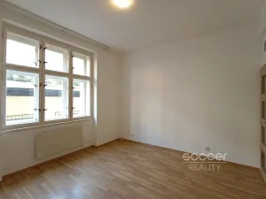 Pronájem bytu 2+kk, Praha - Žižkov, Jeseniova, 50 m2