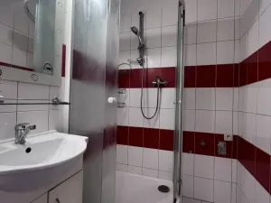 Pronájem bytu 2+1, Pardubice - Zelené Předměstí, S. K. Neumanna, 51 m2