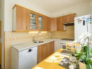 Prodej bytu 2+1, Praha - Malešice, Káranská, 52 m2