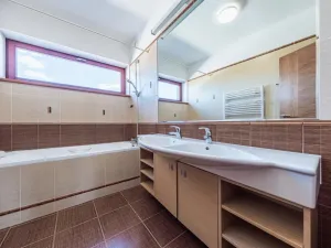 Prodej bytu 3+kk, Praha - Štěrboholy, Ústřední, 76 m2