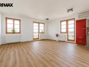 Pronájem bytu 1+kk, Praha - Břevnov, Zúžená, 37 m2