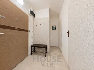 Prodej bytu 1+1, Praha - Háje, Matúškova, 30 m2