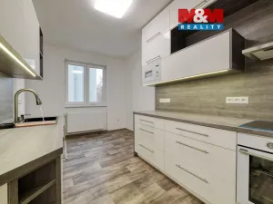 Pronájem bytu 4+1, Cheb, Májová, 121 m2