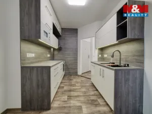 Pronájem bytu 4+1, Cheb, Májová, 121 m2