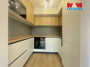 Pronájem bytu 2+kk, Teplice, Doubravická, 36 m2