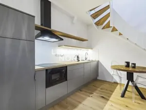 Pronájem bytu 2+kk, Praha - Staré Město, V kotcích, 70 m2