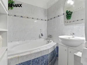 Prodej bytu 3+kk, Praha - Prosek, Vysočanská, 73 m2