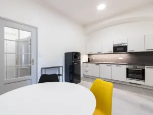 Pronájem bytu 2+1, Praha - Karlín, 75 m2