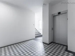 Pronájem bytu 2+1, Praha - Karlín, Sokolovská, 75 m2
