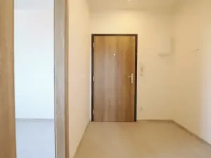 Pronájem bytu 1+kk, Praha - Hloubětín, Pokorného, 33 m2