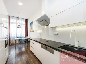 Prodej bytu 2+1, Praha - Staré Město, Křižovnická, 71 m2
