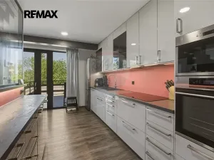 Prodej vícegeneračního domu, Vrané nad Vltavou, Ve Strouze, 182 m2