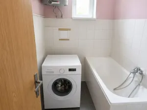 Pronájem bytu 2+kk, Ústí nad Labem - Neštěmice, Májová, 42 m2