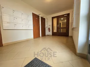 Prodej bytu 1+kk, Praha - Stodůlky, Na Výrovně, 37 m2