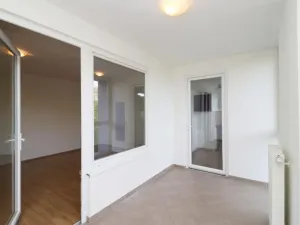 Pronájem bytu 2+kk, Praha - Hloubětín, Nademlejnská, 41 m2