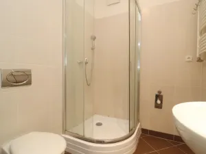 Pronájem bytu 2+kk, Praha - Hloubětín, Nademlejnská, 41 m2
