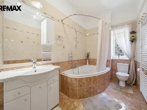 Prodej bytu 2+1, Karlovy Vary, Libušina, 66 m2