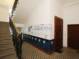 Pronájem bytu 2+kk, Praha, Varšavská, 57 m2
