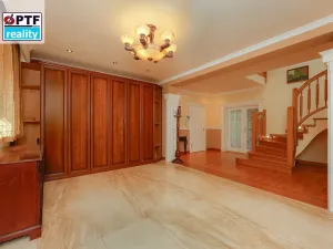 Prodej rodinného domu, Skořice, 277 m2
