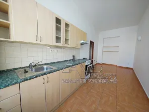 Pronájem bytu 2+1, České Budějovice, Pražská tř., 72 m2
