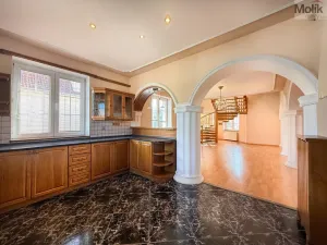 Pronájem atypického bytu, Chomutov, Zborovská, 256 m2