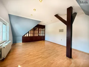 Pronájem atypického bytu, Chomutov, Zborovská, 256 m2