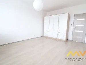 Pronájem bytu 2+1, Hradec Králové - Nový Hradec Králové, Fričova, 66 m2