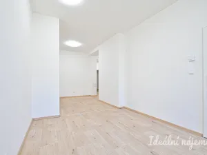 Pronájem bytu 2+kk, Brno - Královo Pole, Poděbradova, 45 m2